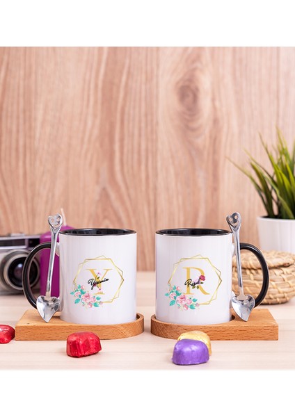 Kişiye Özel Geometrik Yaldız Tasarımlı Isimli Ikili Ahşap Altlıklı Siyah Kupa Bardak