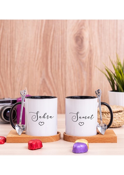 Kişiye Özel El Yazısı Tasarımlı Isimli Ikili Ahşap Altlıklı Siyah Kupa Bardak