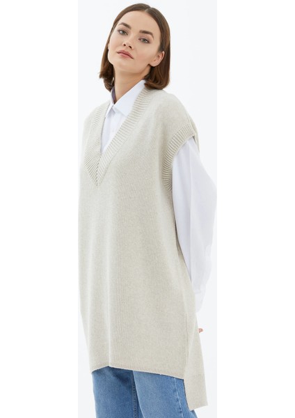 V Yaka Uzun Triko Süveter - Açık Bej fiyatları