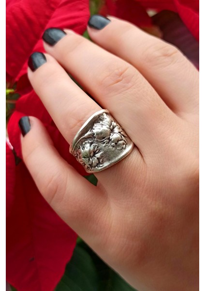 Antik Gümüş Kaplama Çiçek Motifi Şekilli El Yapımı Ayarlanabilir Yüzük