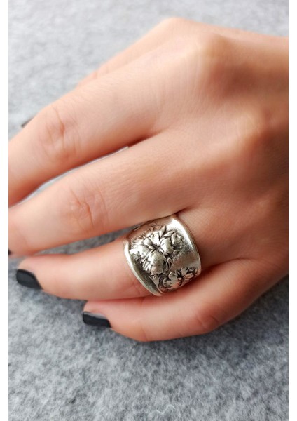 Antik Gümüş Kaplama Çiçek Motifi Şekilli El Yapımı Ayarlanabilir Yüzük modelleri