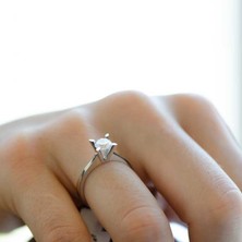 Engingold 14 Ayar Altın Tektaş Yüzük