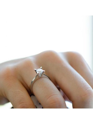 Engingold 14 Ayar Altın Tektaş Yüzük