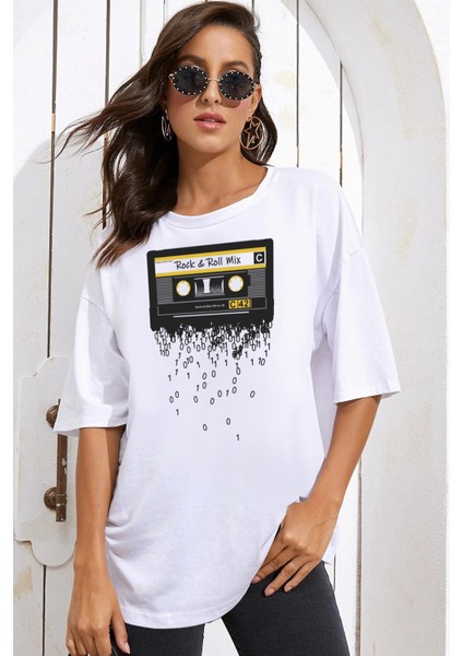 Kaset Teyp Oversize Beyaz Kısa Kollu Kadın T-Shirt