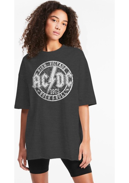 Dairede Acdc Oversize Antrasit Kısa Kollu Kadın T-Shirt