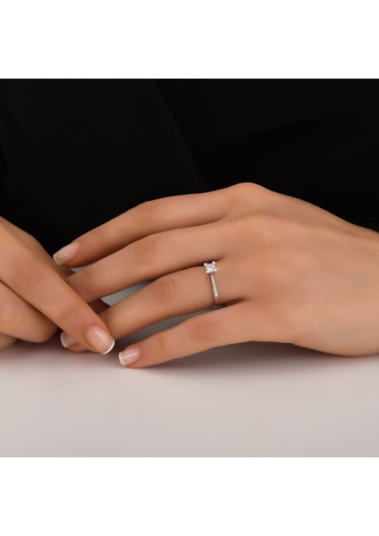 0,30CT Pırlanta Tektaş Yüzük - 18K fırsatları