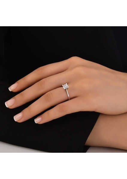 0,52CT Pırlanta Tektaş Yüzük - 18K fiyatları