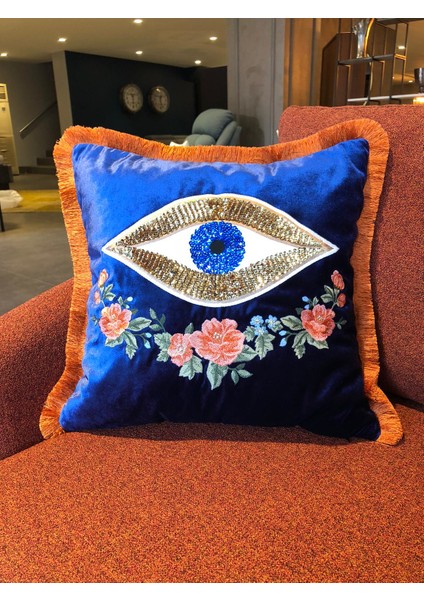 Göz Işlemeli Çiçek Nakışlı Lacivert Kadife Yastık Kılıfı