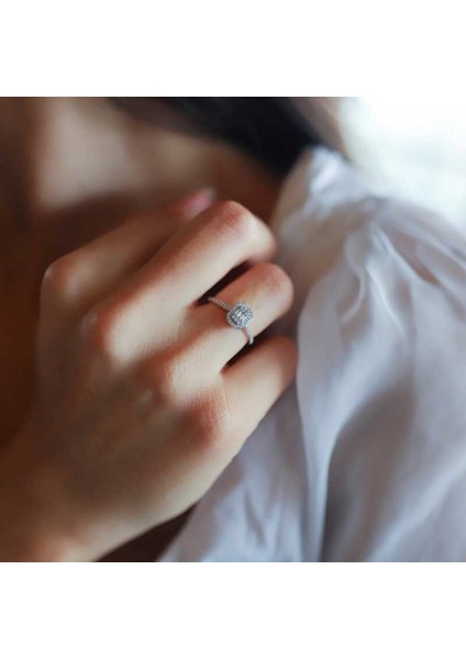 0.10CT Pırlanta Efektli Baget Taşlı Yüzük fiyatları