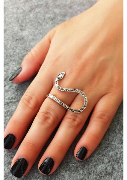 Antik Gümüş Kaplama Noktalı Yılan Şekilli El Yapımı Ayarlanabilir Yüzük