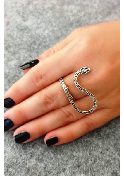 Antik Gümüş Kaplama Noktalı Yılan Şekilli El Yapımı Ayarlanabilir Yüzük fiyatları