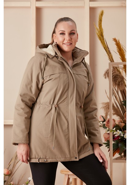 Bel Bağcık Detaylı Kapşonlu Büyük Beden Vizon Kaban