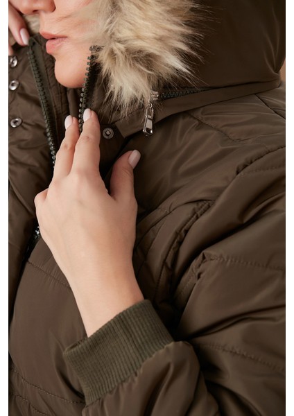 Büyük Beden Kapşonlu Haki Kaban fiyatları