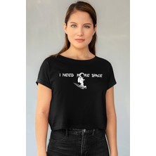 Rock&Roll Uzayda Kaykay Siyah Kısa Kesik Crop Top Kadın T-Shirt