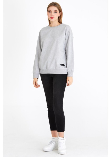 Kadın Gri Renk Basic Bisiklet Yaka Sweatshirt