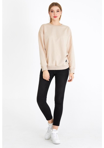 Kadın Bej Renk Basic Bisiklet Yaka Sweatshirt