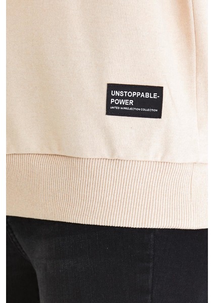 Kadın Bej Renk Basic Bisiklet Yaka Sweatshirt