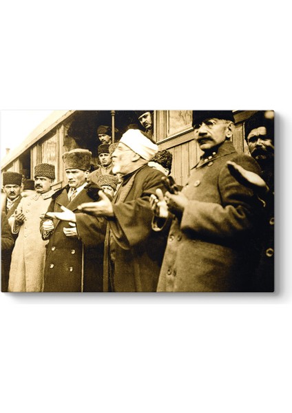 Atatürk Dua Ederken Kanvas Tablo