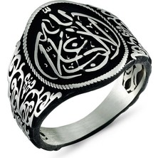 Takılingo Siyah Zeminli La Galibe Illallah Yazılı Taşsız Gümüş Erkek Yüzük