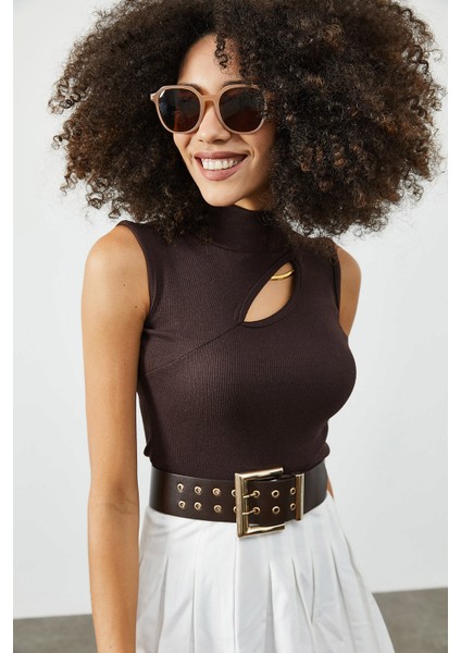 Kahverengi Yarım Balıkçı Yaka Göğüs Detaylı Kaşkorse Bluz 2KXK2-45443-18 fiyatları