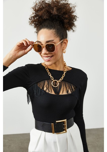 Siyah Göğüs Dekolteli & Püskül Detaylı Kaşkorse Bluz 2KXK2-45455-02