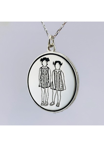 Kız Kardeşler Figürlü Yuvarlak Gümüş Kolye fiyatları