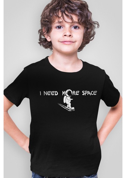 Uzayda Kaykay Siyah Kısa Kollu Kız Erkek Uniseks Çocuk T-Shirt