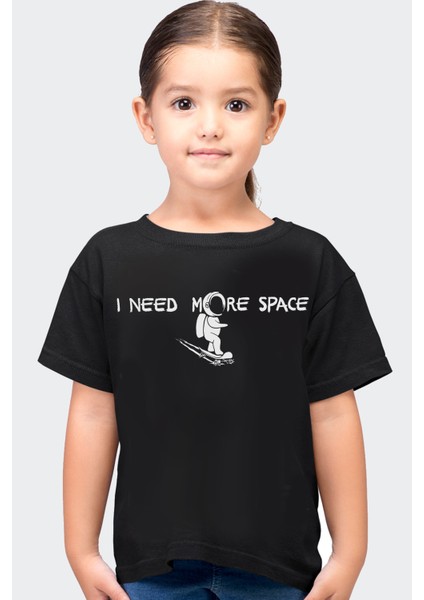 Uzayda Kaykay Siyah Kısa Kollu Kız Erkek Uniseks Çocuk T-Shirt