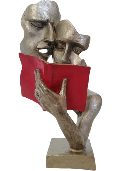 Kitap Okuyan Çift Heykeli