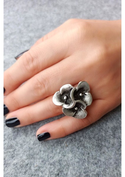 Antik Gümüş Kaplama Çiçekler Şekilli El Yapımı Ayarlanabilir Yüzük modelleri