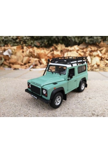 Land Rover Defender 1/24 Ölçek Model Araba