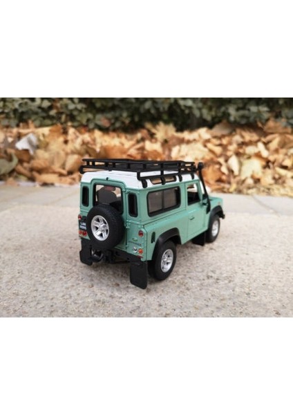 Land Rover Defender 1/24 Ölçek Model Araba