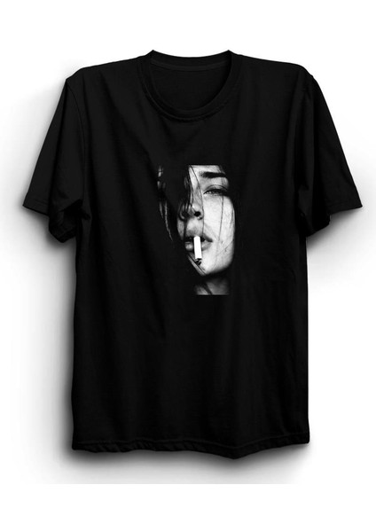 Sigaralı Kadın Baskılı Tshirt