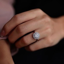 By Golden House Switch Baget Pırlanta Yüzük