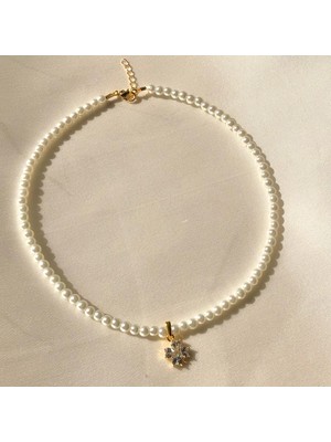 Soiestore Beyaz Inci ve Swarovski Taşlı Yonca Kolye Küpe Bileklik Set