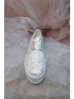 Berush Bride 216 Serisi Dolgu Topuk Çiçek Güpürlü Gelinlik Ayakkabısı