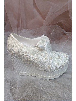 Berush Bride 518 Serisi Dolgu Topuk Çiçek Güpürlü Gelinlik Ayakkabısı