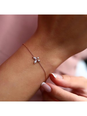 By Golden House Inci Kelebek Bileklik