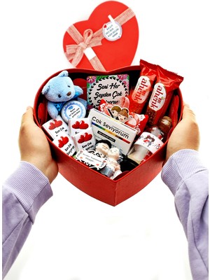Hediye Kombini Kırmızı Kutuda Sevgiliye Romantik Doğum Günü Yıldönümü Hediyesi El Boyaması