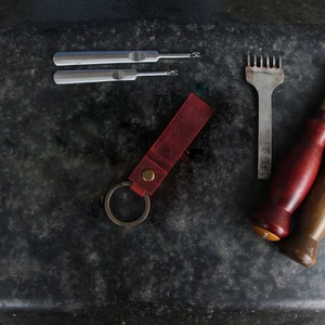 Koof Craft Hakiki Deri El Yapımı Anahtarlık Kırmızı - 2603