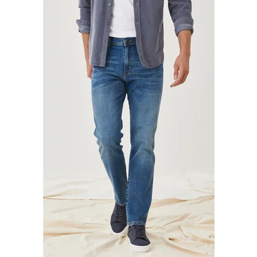 WRANGLER Erkek Arizona  Koyu Mavi Straight Fit Normal Bel Düz Paça Esnek Jean