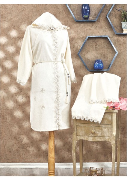 Bambu Havlu Fransız Dantelli Lüks Bayan Kadın Bornoz Takımı Seti