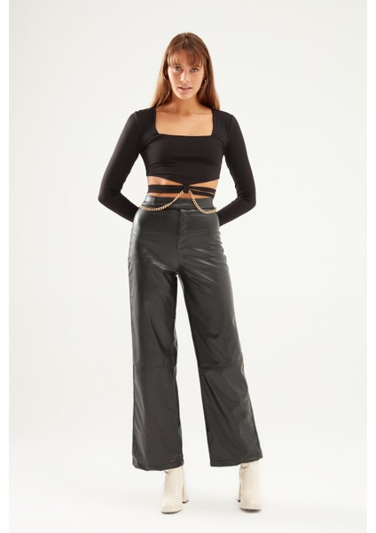 Zincir Detaylı Crop Bluz Siyah fiyatları