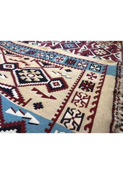 Makine Dokuması Parlak Uşak Antik Kilimi, Püsküllü modelleri