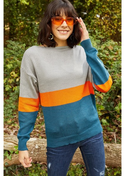 Kadın Renk Bloklu Gri Kazak fırsatları