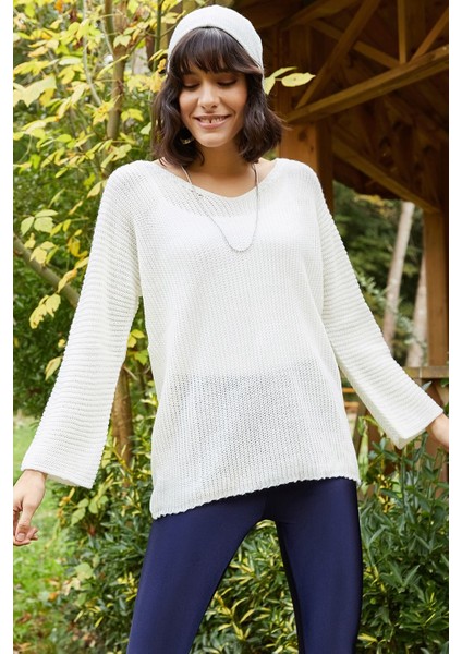 Kadın Geniş Kollu V Yaka Ekru Kazak