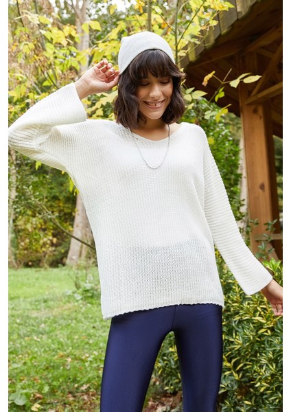 Kadın Geniş Kollu V Yaka Ekru Kazak modelleri