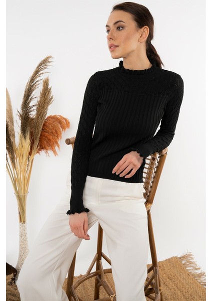 Kadın Siyah Boğazı Fırfırlı Ajurlu Uzun Kollu Kazak