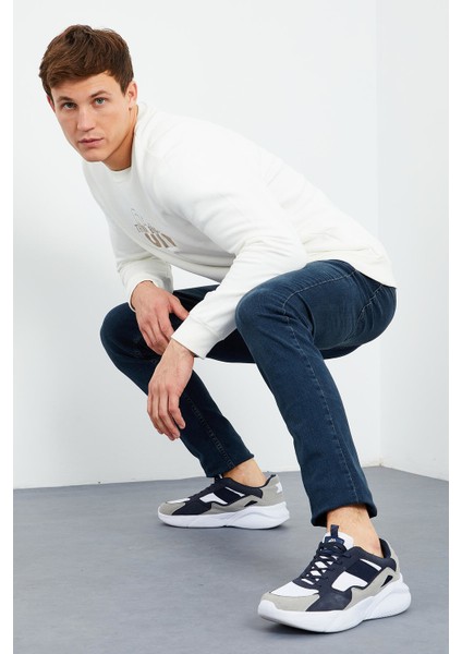 Ekru Yazı Nakışlı O Yaka Rahat Form Erkek Sweatshirt - 88021
