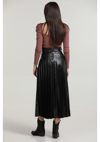 Kadın Siyah Pliseli Deri Etek modelleri
